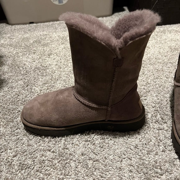 Boots - Picture 1 of 3